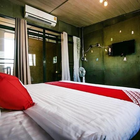 Oyo 505 Ente Space Hostel Bangkok Eksteriør billede
