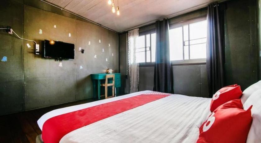 Oyo 505 Ente Space Hostel Bangkok Eksteriør billede