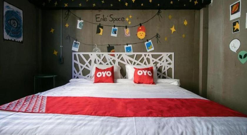 Oyo 505 Ente Space Hostel Bangkok Eksteriør billede