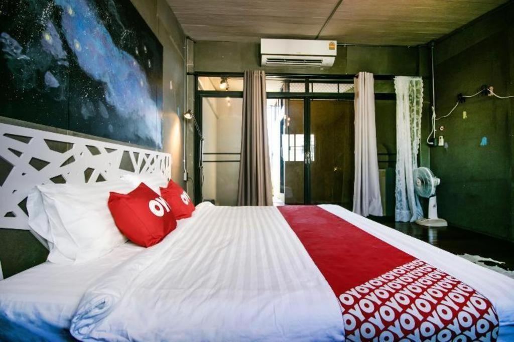 Oyo 505 Ente Space Hostel Bangkok Eksteriør billede