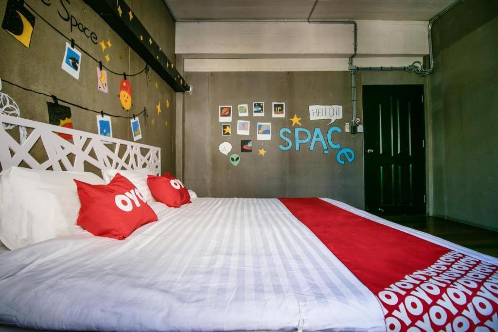 Oyo 505 Ente Space Hostel Bangkok Eksteriør billede