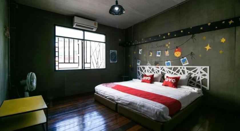 Oyo 505 Ente Space Hostel Bangkok Eksteriør billede