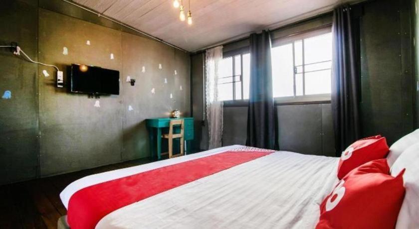 Oyo 505 Ente Space Hostel Bangkok Eksteriør billede
