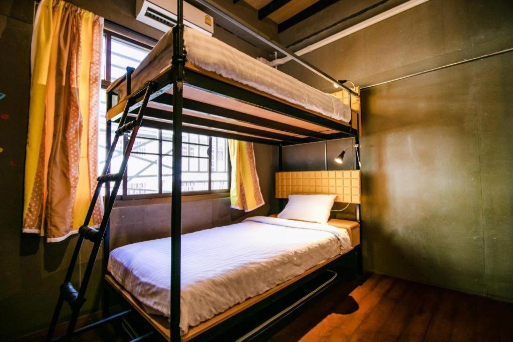 Oyo 505 Ente Space Hostel Bangkok Eksteriør billede